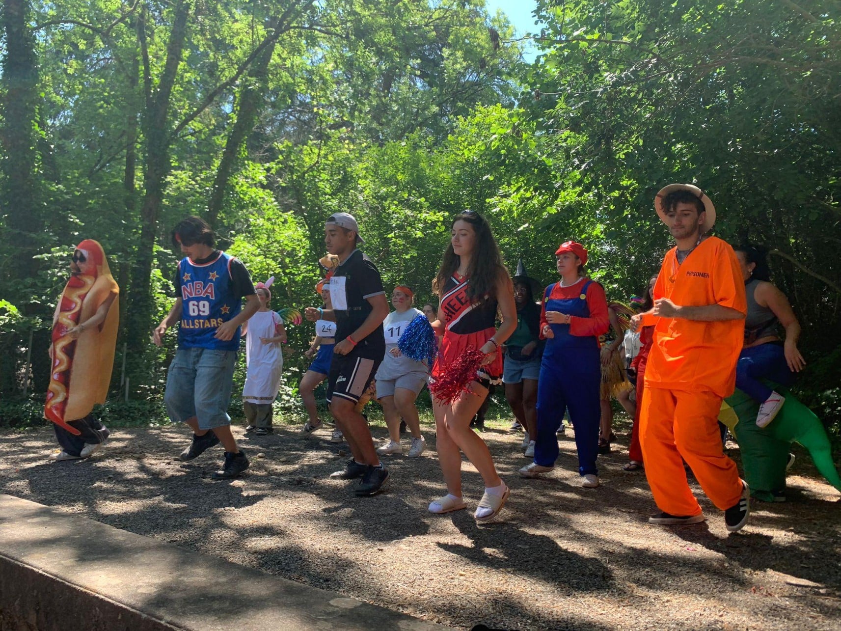 Enfants respectant les règles de vie collective pour que chacun passe un agréable séjour