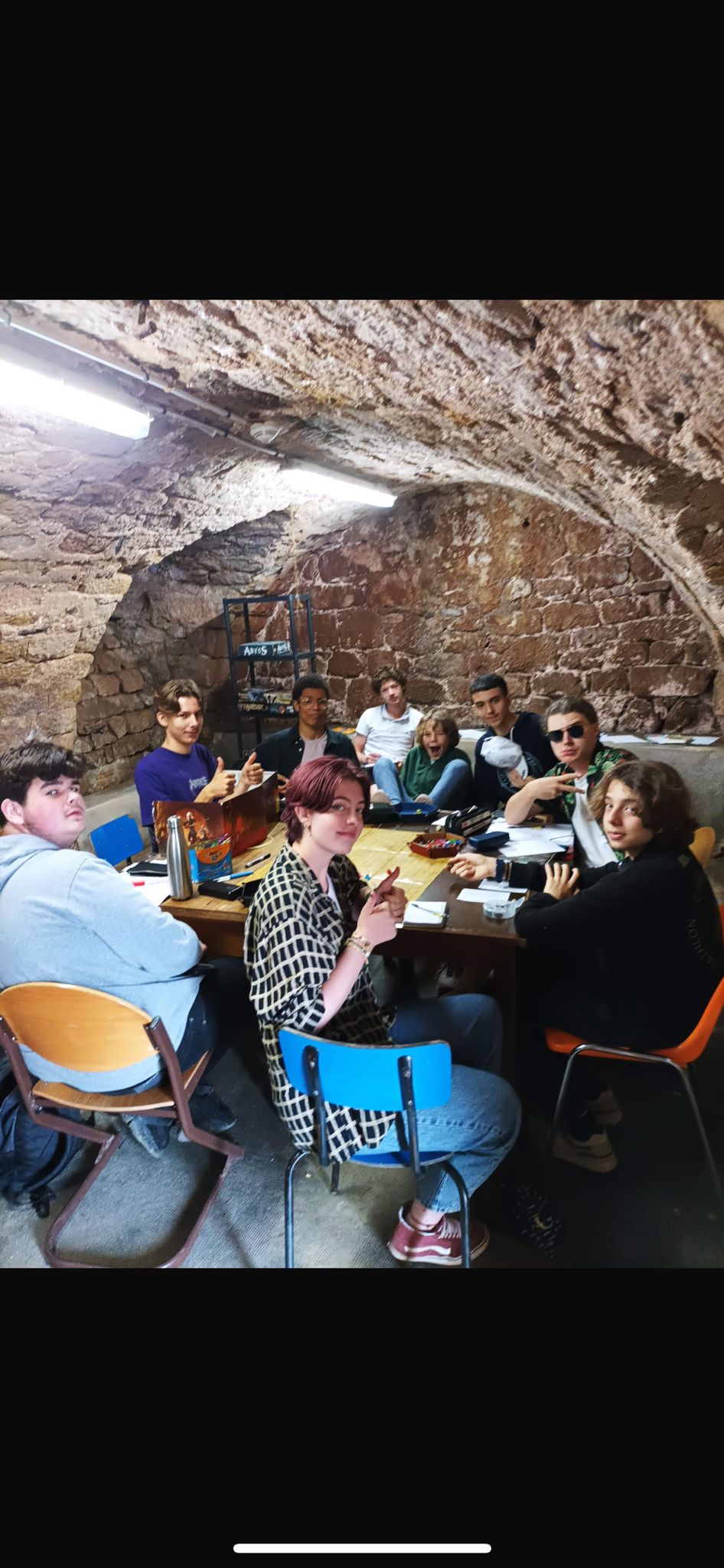 Atelier jeu de rôle avec animateur spécialisé en camp de vacances Aveyron