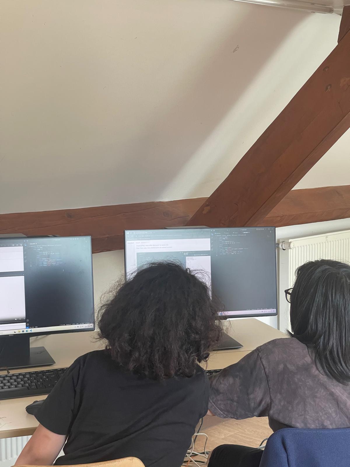 Atelier création de site web pour enfants durant un séjour informatique