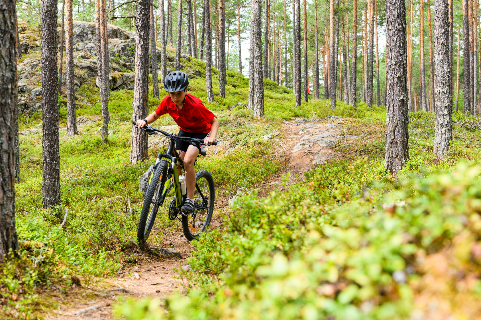 Atelier VTT sur les plateaux aveyronnais pour jeunes en stage sportif