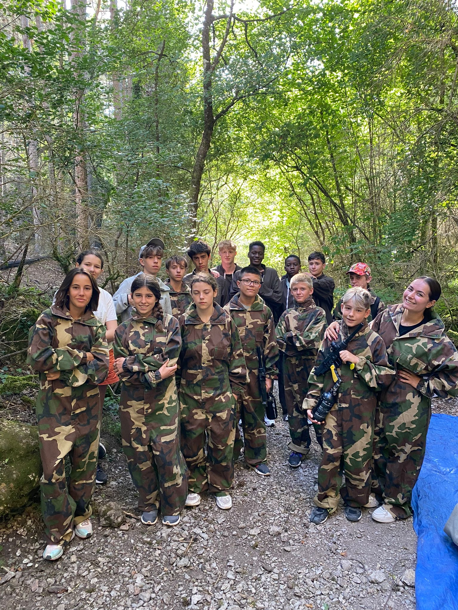 Atelier mini-raft dans les gorges de la Dourbie pour jeunes en stage sportif
